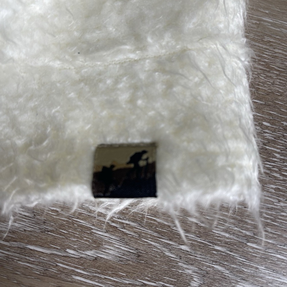 Appalachian Trail Fuzzy Ivory Beanie Embroidered Top Of The World NWT - Picture 3 of 6